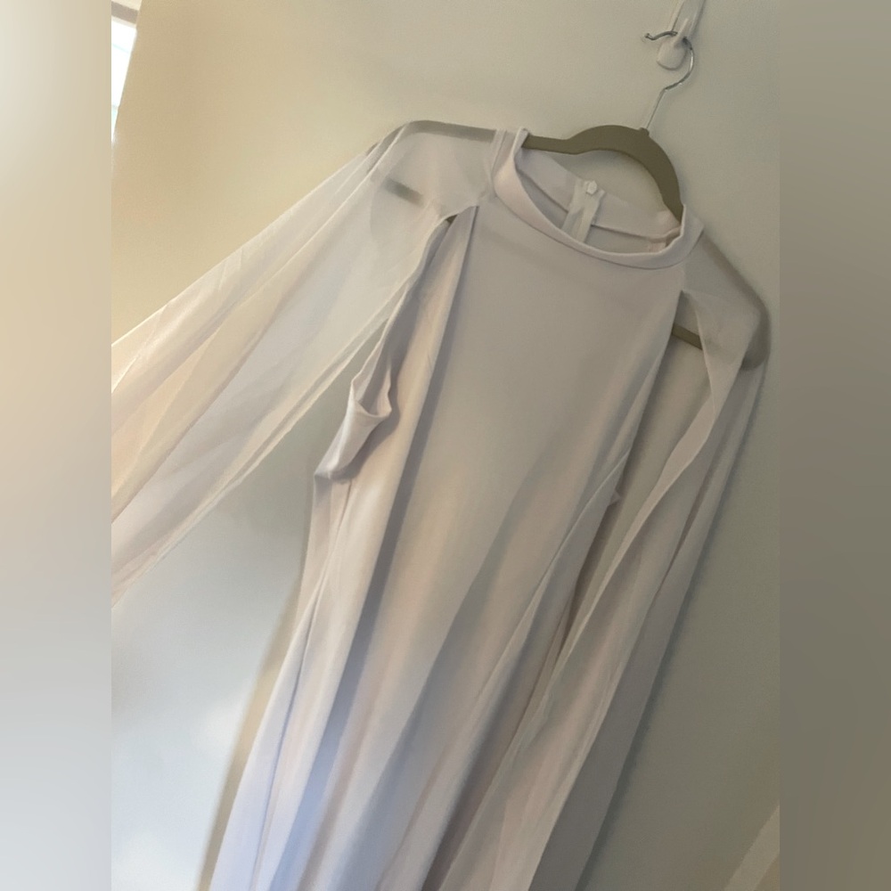 White Flowy Cape Dress (XL)